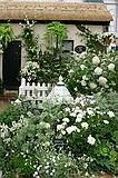 Chelsea Flower Show\nGrand Pavilion - Squire's White Garden